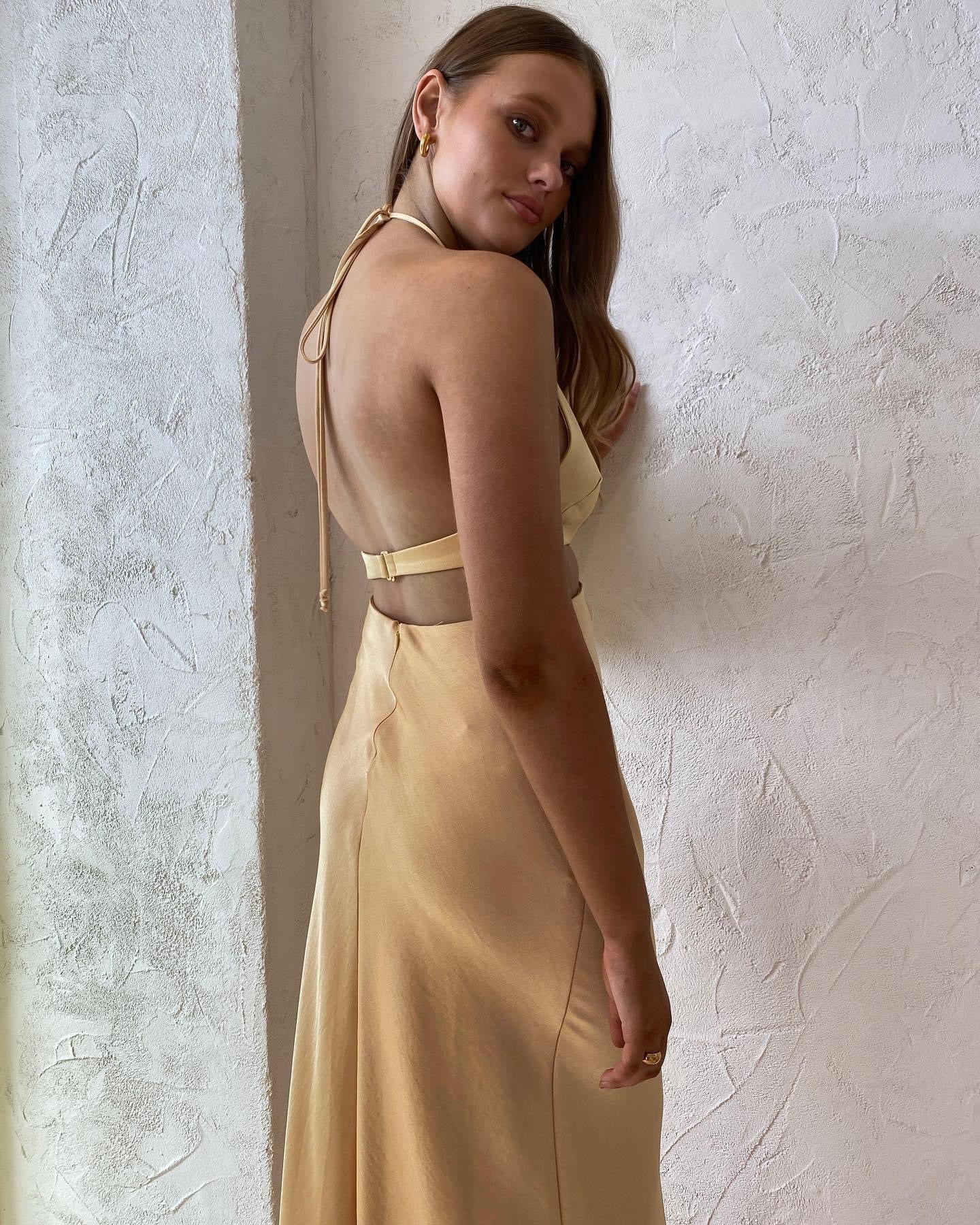 Carrie Halter Maxi in Yellow