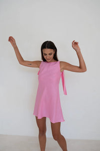 Mini Wilmer in Barbie Pink Linen - Caitlin Crisp