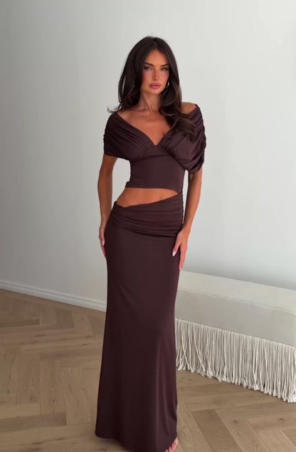 I'm Your Girl Off Shoulder Maxi in Chocolate