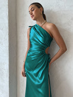 Load image into Gallery viewer, Nour Dress in Emerald - Sonya Moda
